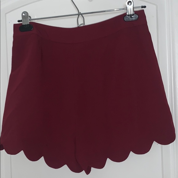 Topshop Burgundy Scalloped High Waisted Shorts - Picture 3 of 5